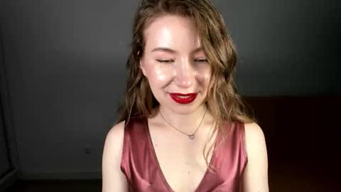 Snapshot of mia_luxx92 chatting on May 2026 06:42:02 PM Mia online show from May 2026 06:42:02 PM