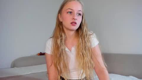 Mia here Appreciate your support online show from November 2025 12:49:02 PM