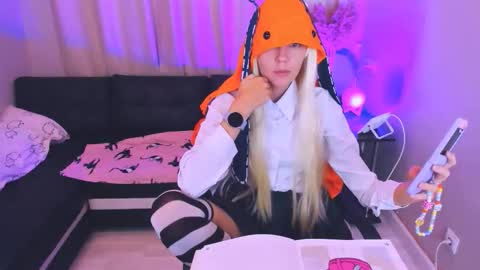 mia_meowxkiss online show from October 2025 04:24:02 PM