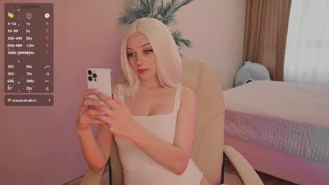 mia_milagros online show from September 2025 06:04:02 AM