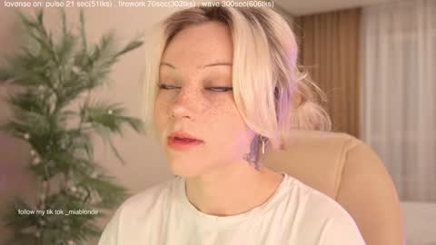 mia_milagros online show from November 2025 12:55:02 AM