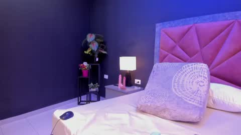 MIA  online show from April 2026 07:04:01 PM