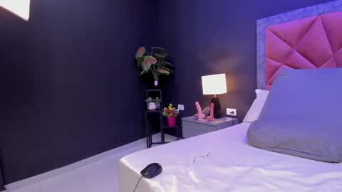 MIA  online show from May 2026 08:05:01 PM