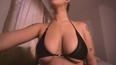 Snapshot of mia_millers2311 chatting on December 2025 03:29:01 PM mia independent model online show from December 2025 03:29:01 PM