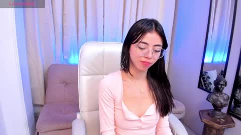 Mia online show from May 2026 04:24:01 PM