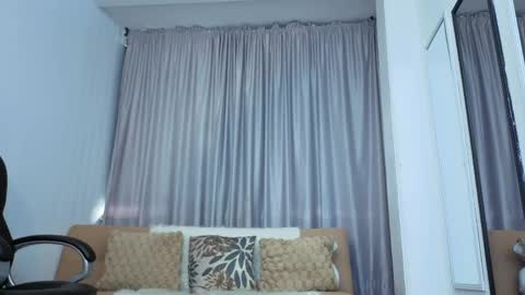 Mia online show from May 2026 11:51:02 AM