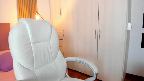 Mia Nevaeh - follow me online show from February 2025 12:05:01 AM