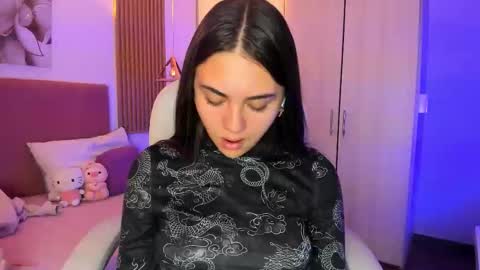 Mia Nevaeh - follow me online show from November 2025 09:14:01 PM