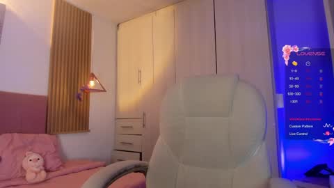 Snapshot of mia_nevaeh chatting on April 2026 08:13:02 PM Mia Nevaeh - follow me online show from April 2026 08:13:02 PM