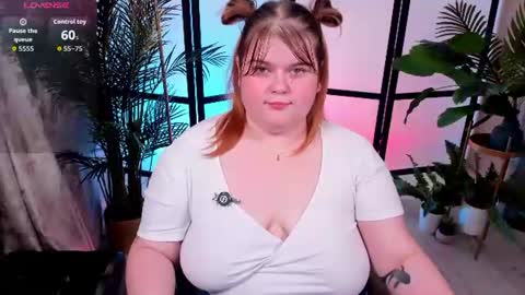 Snapshot of mia_of_your_dreams chatting on July 2026 08:15:02 PM Sweet Mia online show from July 2026 08:15:02 PM