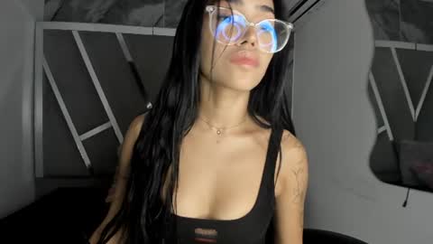 Snapshot of mia_petiteht chatting on June 2026 08:58:01 PM mia_petiteht online show from June 2026 08:58:01 PM
