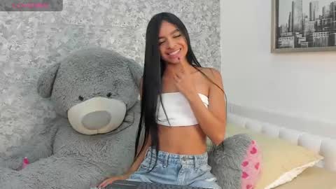 Mia online show from May 2026 03:03:01 AM