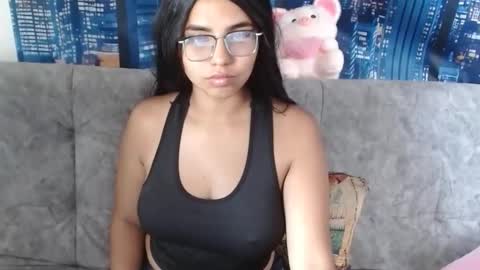 Mia  online show from April 2026 06:05:02 PM