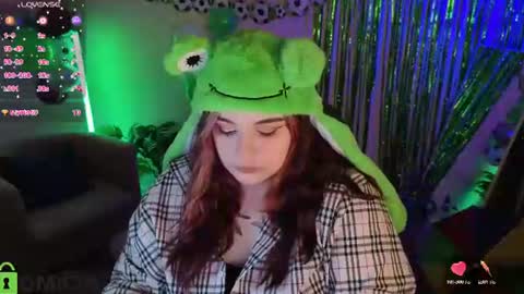 Snapshot of mia_r0ss chatting on June 2026 01:25:01 AM Mia online show from June 2026 01:25:01 AM