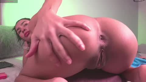 Mia Reeves online show from April 2026 02:23:02 PM