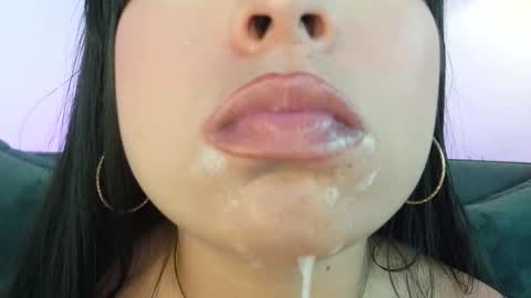 Mia online show from May 2026 10:37:01 PM