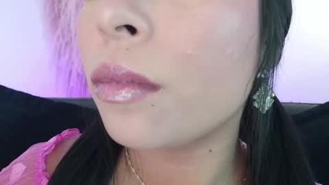 Mia online show from May 2026 09:33:02 PM