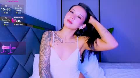 Mia online show from May 2026 04:44:02 PM