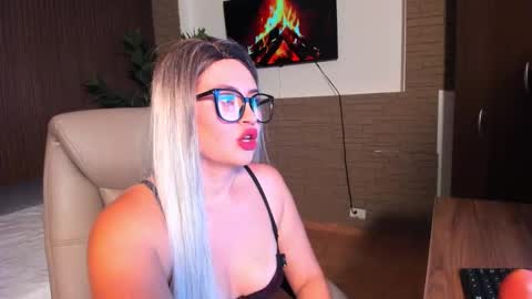 mia_skyrose online show from December 2025 10:38:01 PM