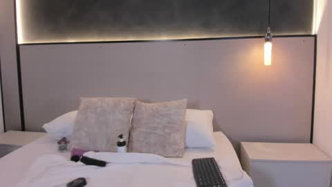 Snapshot of mia_slora chatting on April 2026 12:19:02 PM M I A online show from April 2026 12:19:02 PM