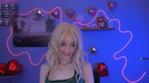 mia_starrr_ online show from February 2026 08:38:01 PM