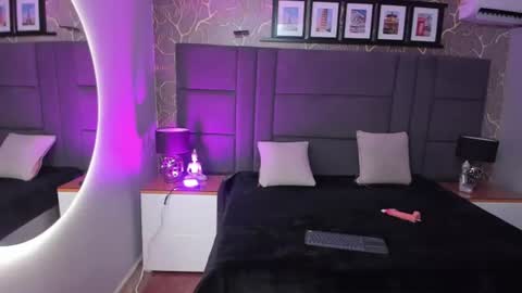 Snapshot of mia_vanegas chatting on July 2026 11:48:01 AM Mia online show from July 2026 11:48:01 AM