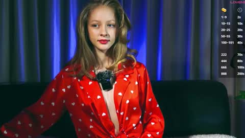 Snapshot of mia_vebes chatting on October 2025 12:48:02 PM Mia online show from October 2025 12:48:02 PM