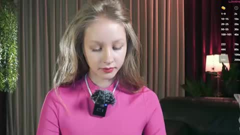 Snapshot of mia_vebes chatting on November 2025 10:16:02 AM Mia online show from November 2025 10:16:02 AM