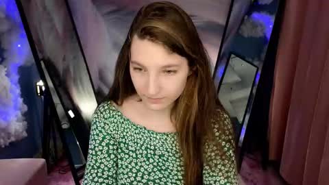 Snapshot of mia_weawer chatting on December 2025 10:20:01 AM Mia online show from December 2025 10:20:01 AM