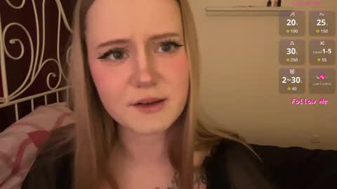 mia_wellis online show from May 2026 07:37:02 AM