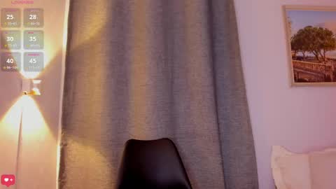 Mia White  online show from October 2025 01:17:02 PM