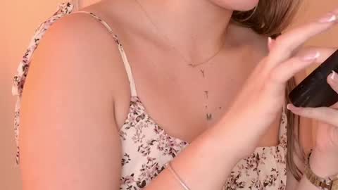 Mia White  online show from May 2026 01:28:01 PM