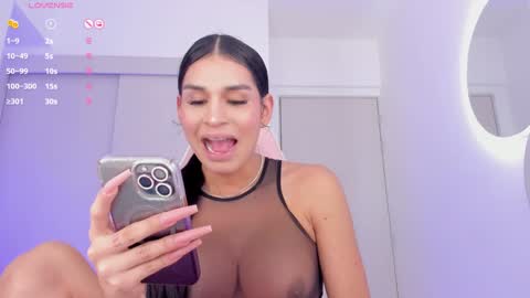 Snapshot of mia_yourmommy chatting on December 2024 09:17:02 AM online show from December 2024 09:17:02 AM