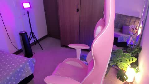 Snapshot of miaa_06 chatting on October 2025 11:47:02 PM mia nicolle online show from October 2025 11:47:02 PM