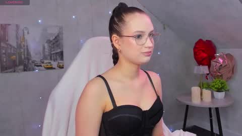 Mia online show from March 2026 09:17:02 AM