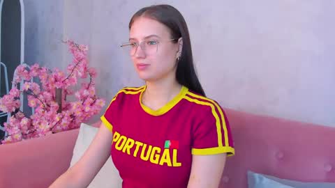 Mia online show from May 2026 09:26:02 AM