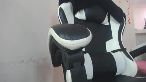       online show from November 2025 01:17:02 PM