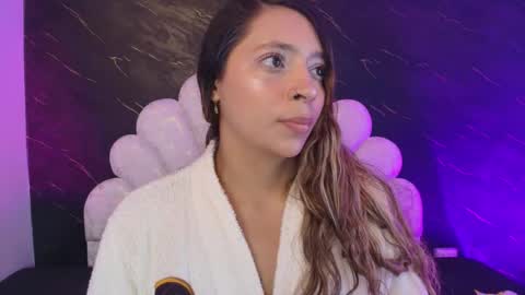 Mia online show from May 2026 12:02:01 PM