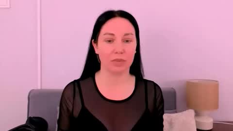 Mia online show from May 2026 03:53:02 PM