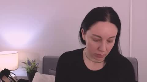 Mia online show from May 2026 03:29:01 PM