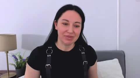 Mia online show from June 2026 04:31:02 PM