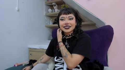 Mia online show from January 2025 12:31:01 PM