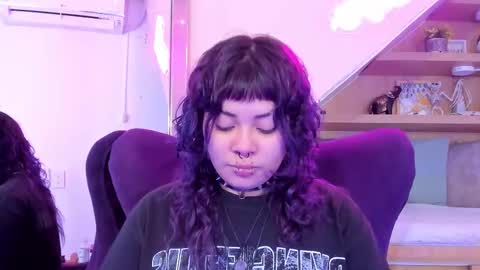 Mia online show from October 2025 03:07:02 AM