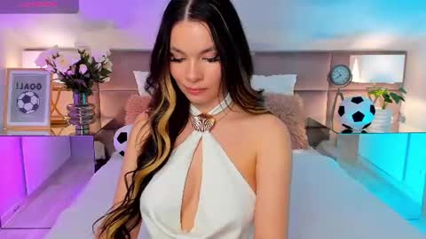 Snapshot of miaamuse chatting on June 2026 07:05:01 PM Mia online show from June 2026 07:05:01 PM