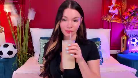 Snapshot of miaamuse chatting on June 2026 05:10:02 AM Mia online show from June 2026 05:10:02 AM