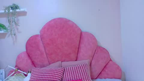 miaanderson__ online show from May 2026 12:09:02 PM