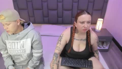 Snapshot of miaandmolly_ chatting on March 2025 03:13:02 AM mia red hair molly short hair online show from March 2025 03:13:02 AM