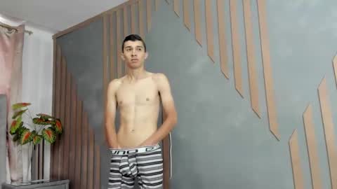 miaandrony online show from April 2026 12:54:02 PM