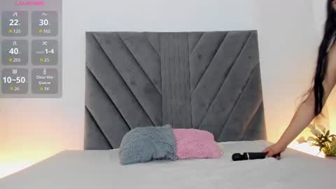 miaatorres_ online show from August 2026 11:48:02 AM
