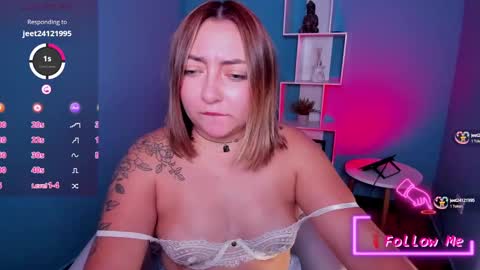 Andrea online show from January 2025 09:51:02 PM